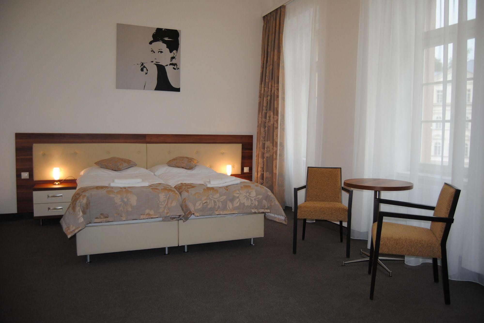 Hotel Malta Karlsbad Exteriör bild